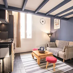 https://studio-mezzanine-bleu.fr-provencehotel.com